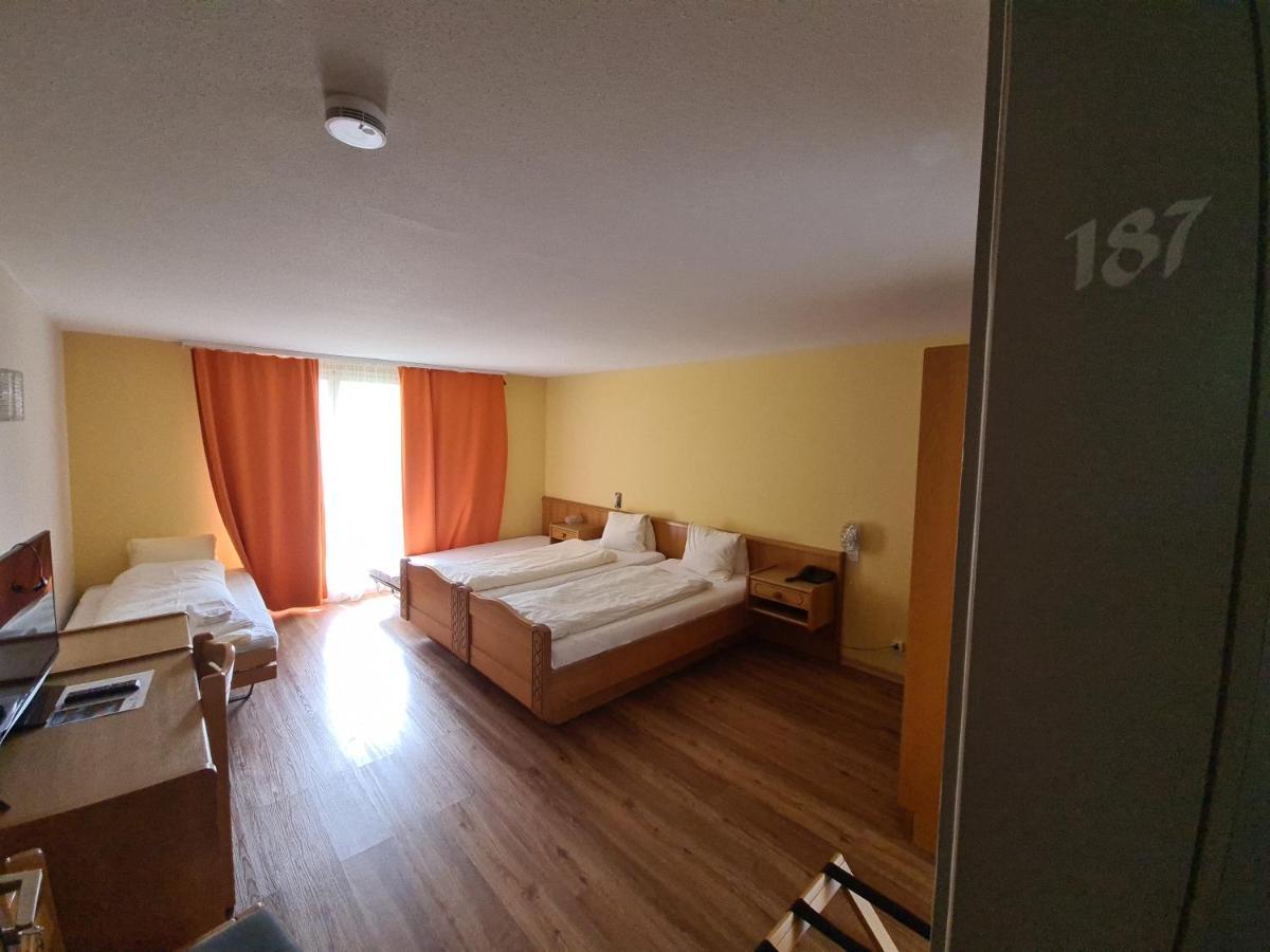 Hotel Krone - 기스빌 외부 사진